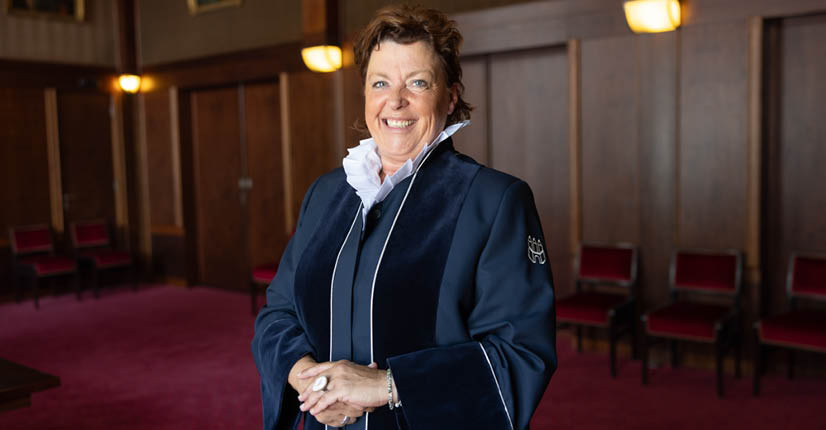 Jet van Baast - van Oirschot, trouwambtenaar