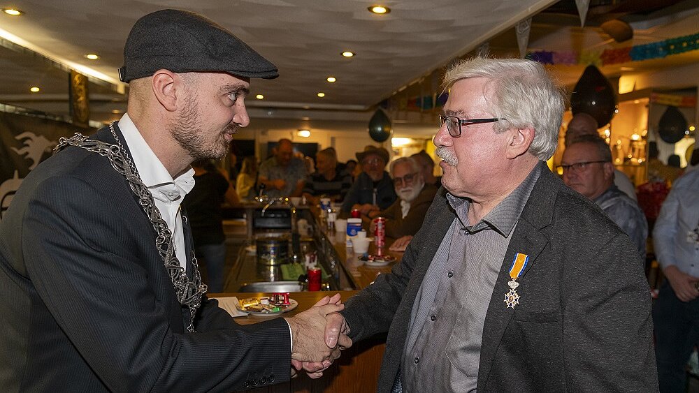 Koninklijke onderscheiding voor dhr. Op 't Hoog