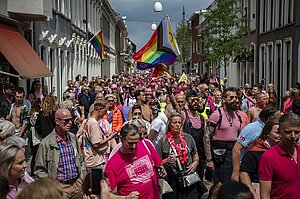 De Pride Walk op Roze Maandag 