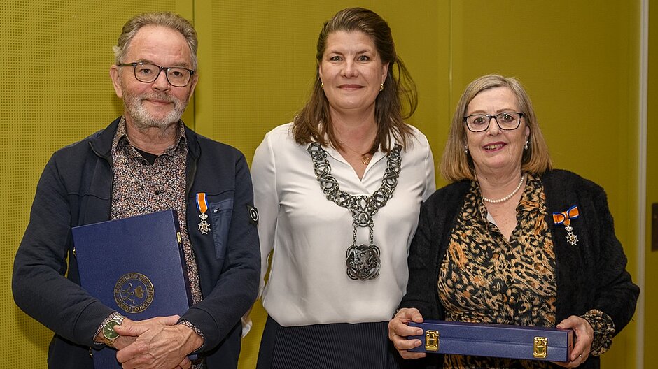 Koninklijke onderscheiding voor meneer en mevrouw de Kok.