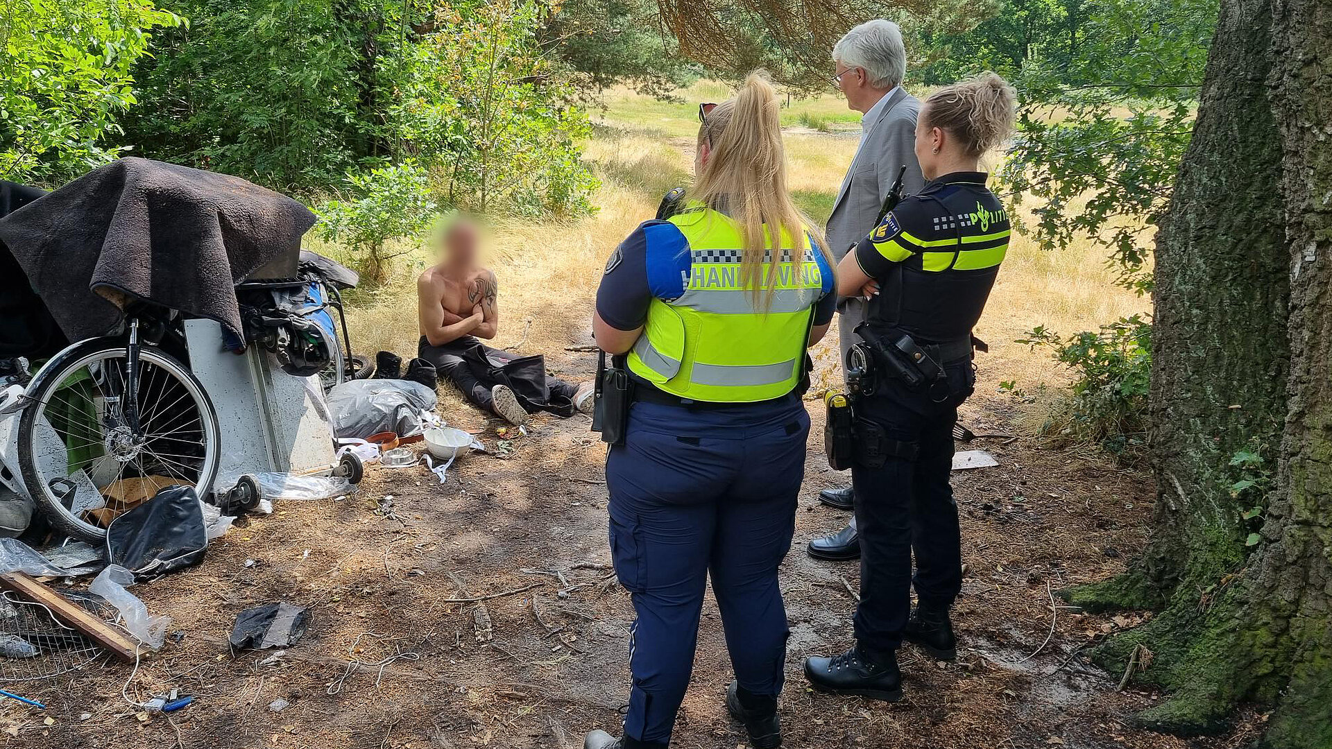 Op pad met 2 wijkboa's in Tilburg West