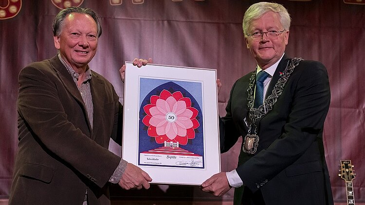 Uitreiking ereprent Schrobbelèr