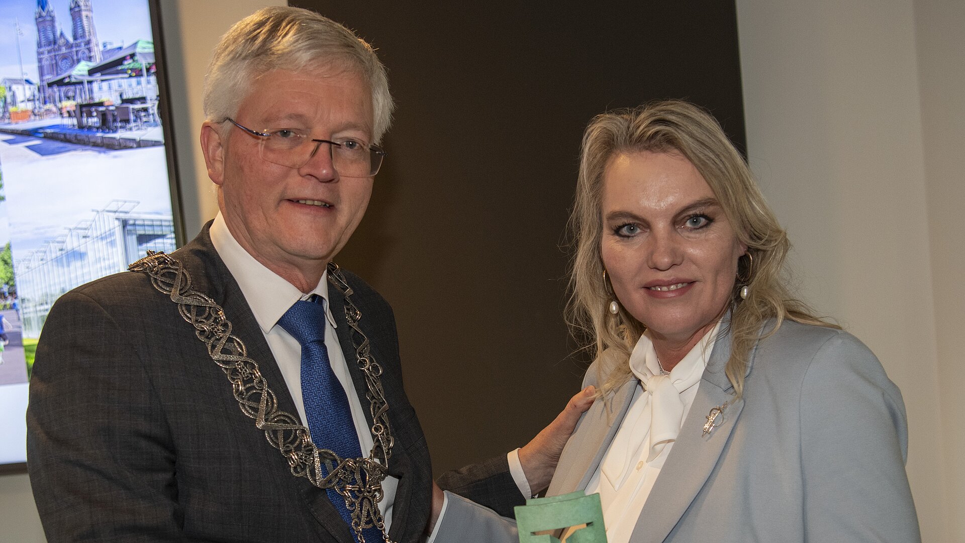 Mevrouw Damen en burgemeester Weterings