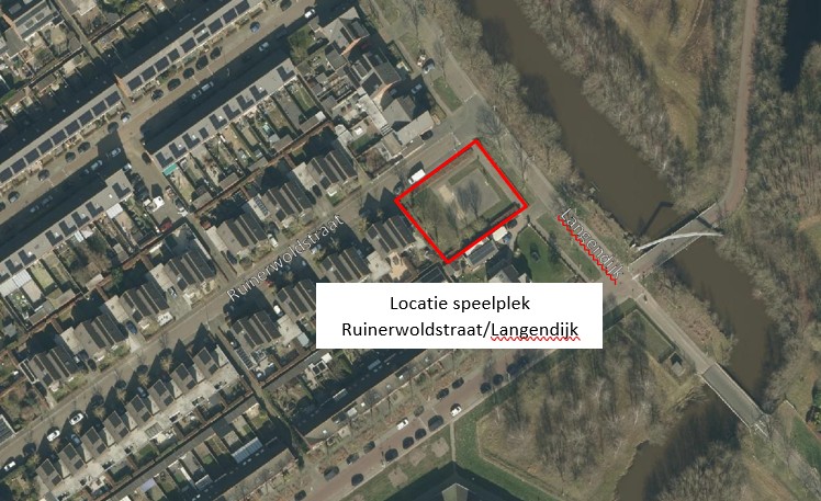Luchtfoto omgeving Ruinerwoldstraat-Langendijk met ongeveer in het midden de speelplek